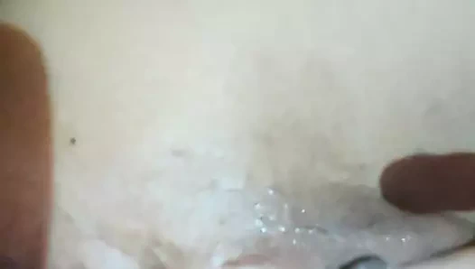 Lusi kocası kamerada diğer erkeklerin önünde mastürbasyon yapıyor