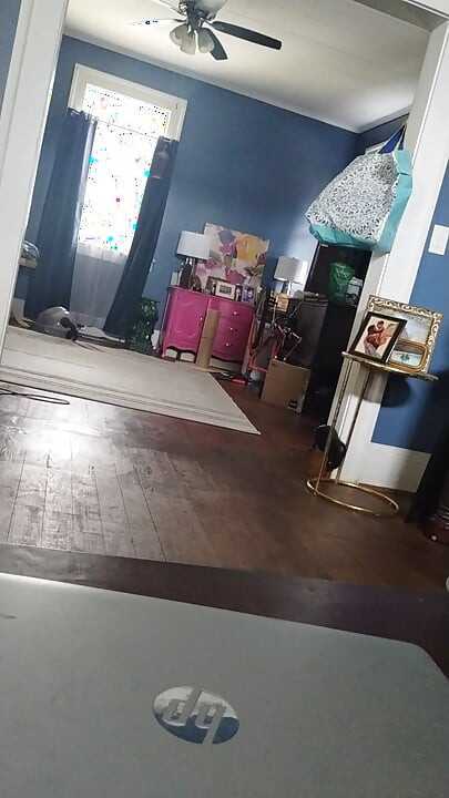 A minha esposa sexy, saco de porra, a divertir-se no cinema porno com um comboio de paus num gangbang