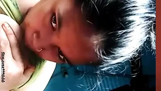 Desi vermieterin hat hardcore-sex mit dem zimmermädchen und trinkt ihre muschi, indisches hindi-video