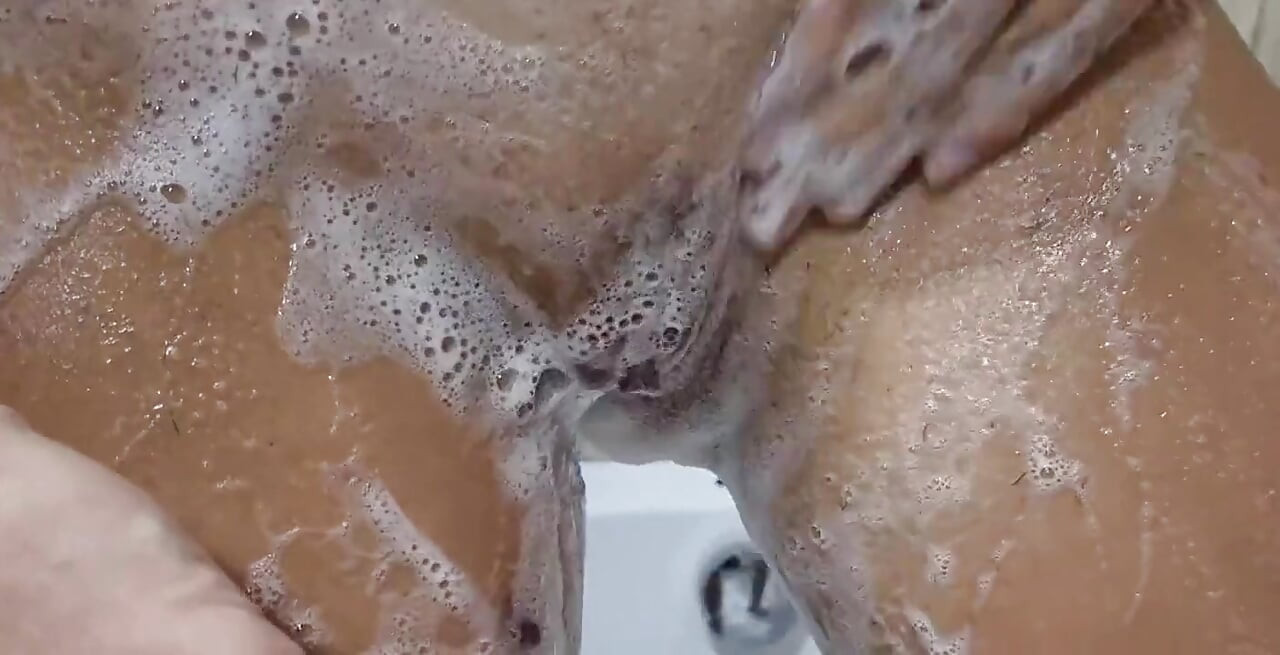 Shaving my pussy.