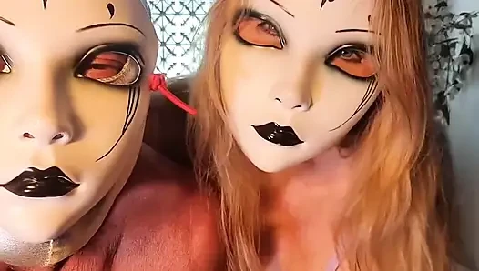 Доминантная богиня-милфа трахает страпоном самца-шлюшку в Lavender Nighty со Mrhankeystoys LatinLover XL страпоном