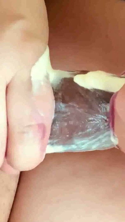 그는 갑자기 내 입에 사정해 내 목구멍에 대물 자지 사정으로 나를 질식 시키고 | 클립 1