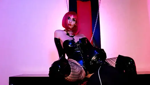 Горячая госпожа с розовыми волосами Eva Latex, домина БДСМ, женское доминирование, киска лизать резиновые извращенная рабыня в сапогах