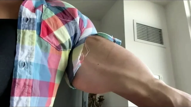 Bicep sleeve destruction