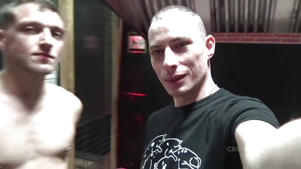 Romantik fucked bareback by Franck Valencia