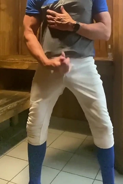 Jockdad87 Edges в сауне синим бейсбольным сексом