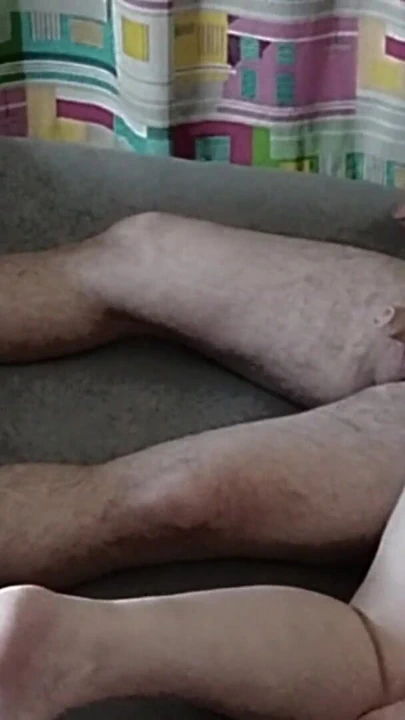 难忘的时刻 "我的继母骑乘我，她让她的屁股走，然后我用她的双腿在空中带走她"