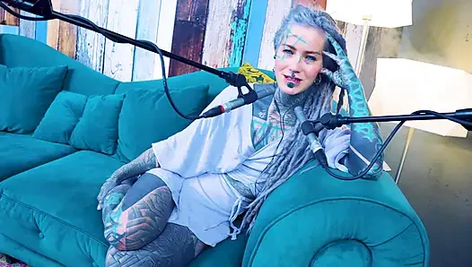 Aku lagi ngomongin tentang s - shame - asmr podcast sfw lagi ngobrol sama model tato rambut gimbal gotik