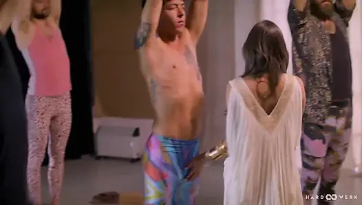 Yoga bang hetero version