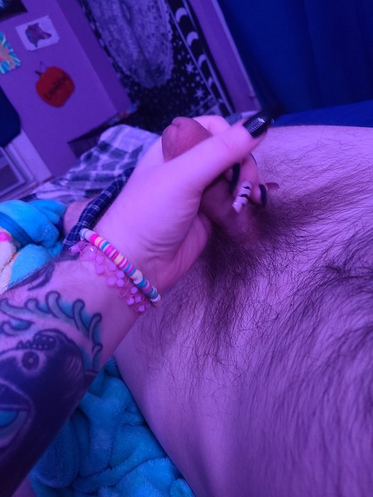 Tatuada bbw da marido masturbación con acrílicos