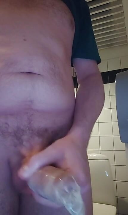 Masturberen met een gebruikt condoom