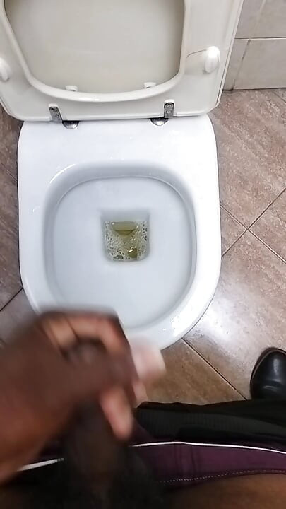 Pissing & Masturbation