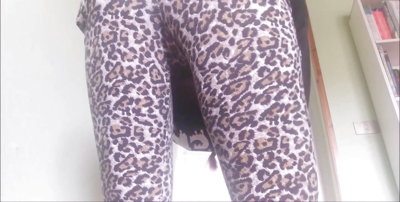 Mi hijastra tiene su culo tan abierto que no puede pedo
