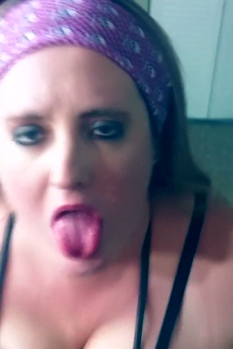 MILF Step-mom Titjob Sloppy Deep Throat 4