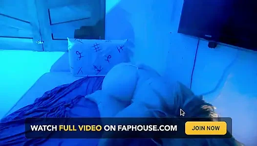 Vivi Guedez - зрелую трахает пасхальный зайчик