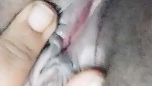 Bangladeshi Viral girl show her pussy