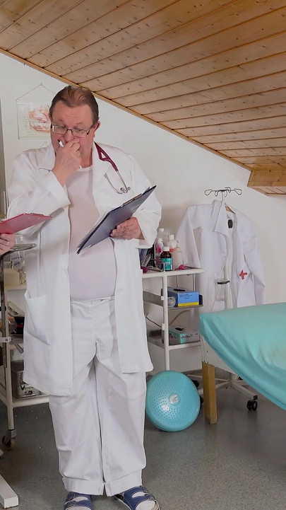 قياس درجة الحرارة مزدوج الفتحة للفاتنة الساخنة نيلا ديكر