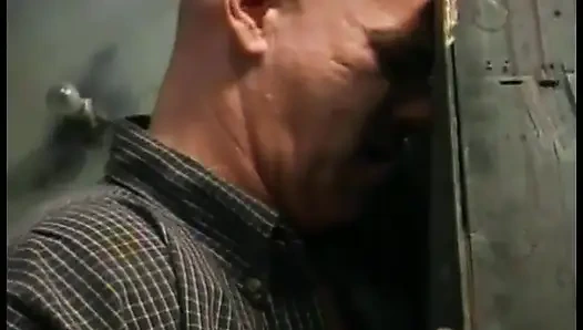 Memek tante nakal dijilat dan memeknya di-fingering sebelum dientot habis-habisan
