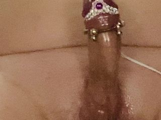 Masturbação com anel peniano com joias 2