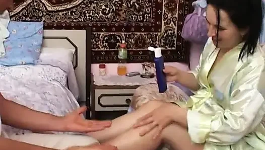 Hamile kadın sert bir yarağa biniyor