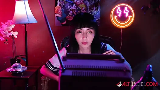 Marica hase terangsang saat menonton film