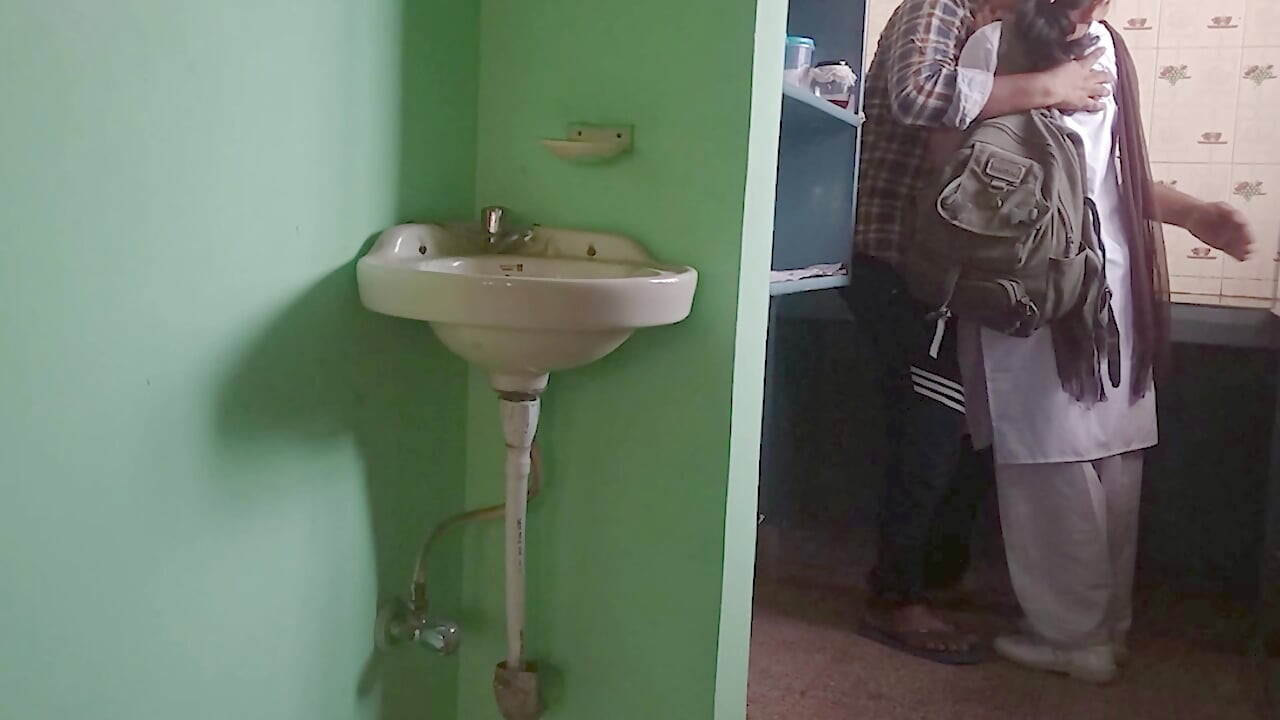 Pizdă strâmtă elevă virgină fată desi sex, sex indian