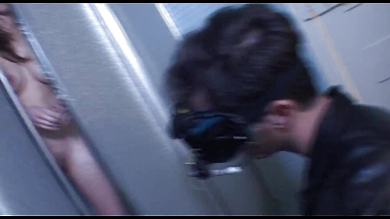 ผู้ชายที่มองไม่เห็นอาบน้ําสาวนมใหญ่