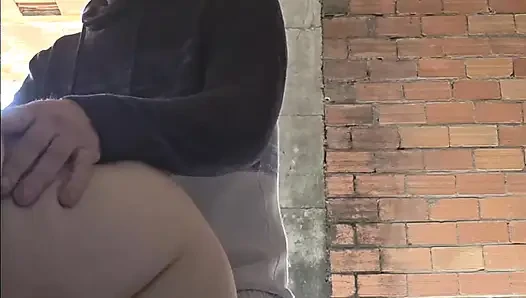 I get fucked in an abandoned house, until she cums inside my pussy