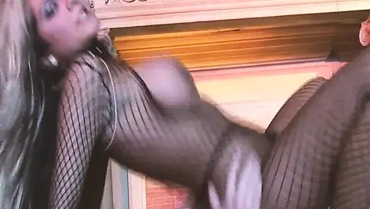 İç çamaşırlı büyük memeli sarışın kadın sahne 2_sexy sert seks ve göğüslerine boşalmanın tadını çıkarıyor