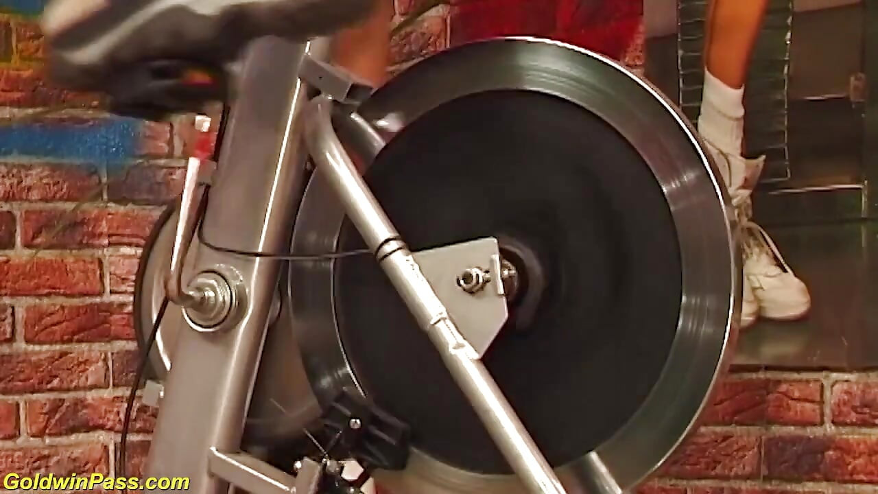 Big clit hairy milf fucked at the gym