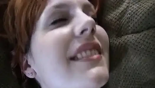Porno inek: Katie: mor oyuncak