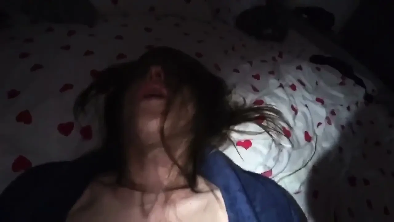 真正的叛国者. 人妻和好朋友在我家做爱..