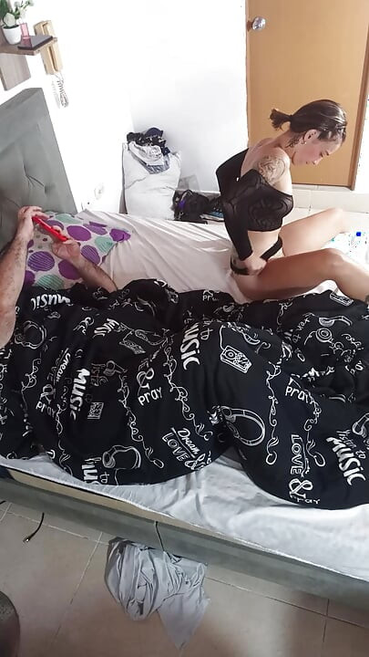 Mój kochanek nagrywa do mnie filmik.