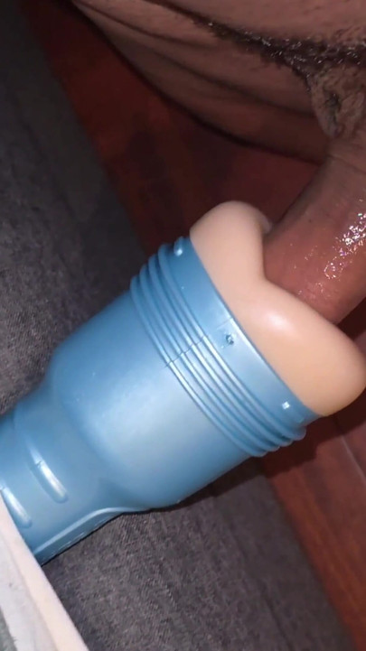 Brazilska transica ogromna sperma solo