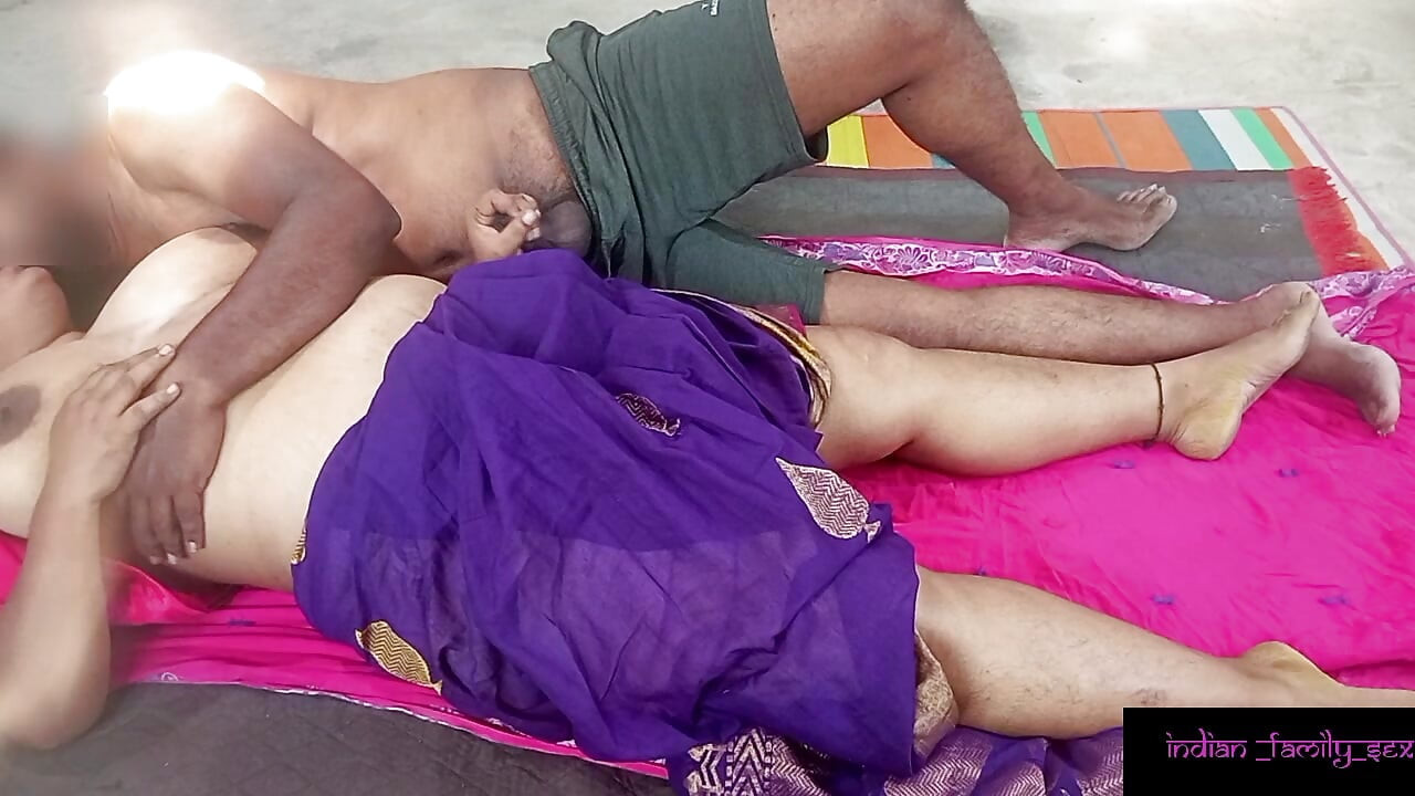 Mama vitregă îl seduce pe fiul vitreg în timp ce bea