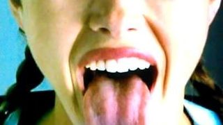 Jessica Biel - Sperma-Tribut (auf der ganzen Zunge)