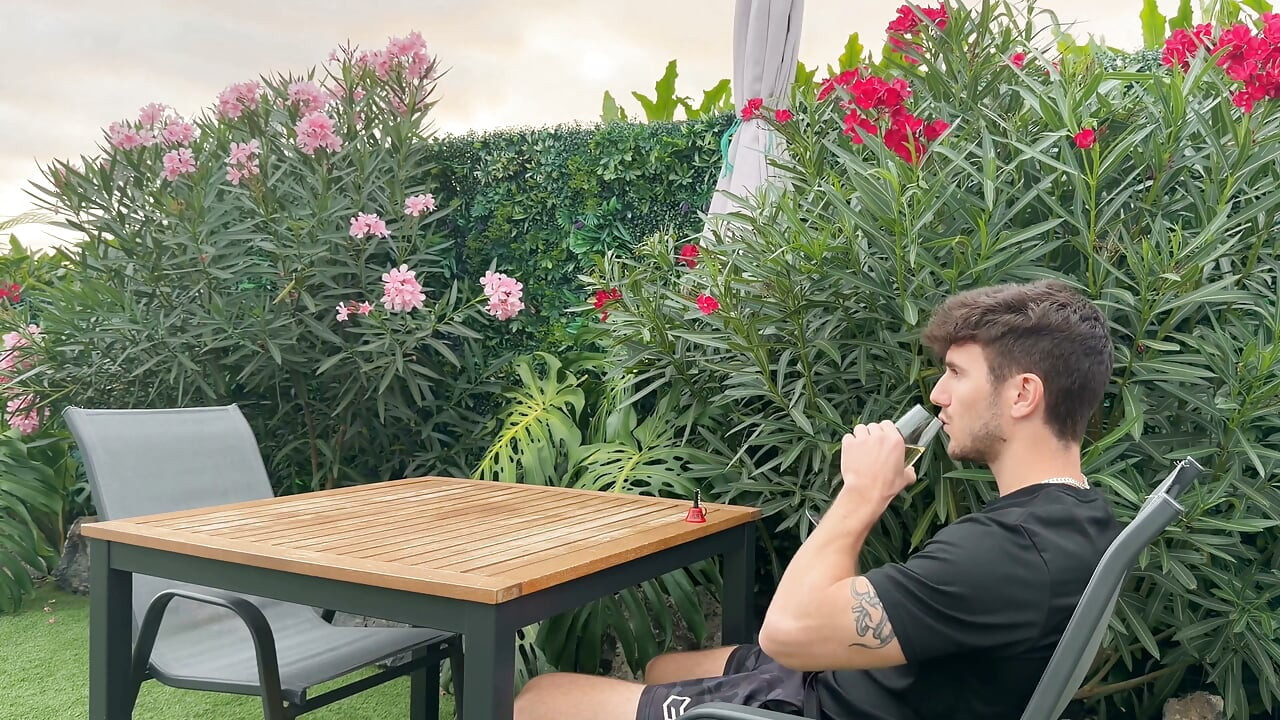 Ücretsiz bir tatil köyüne gittim!