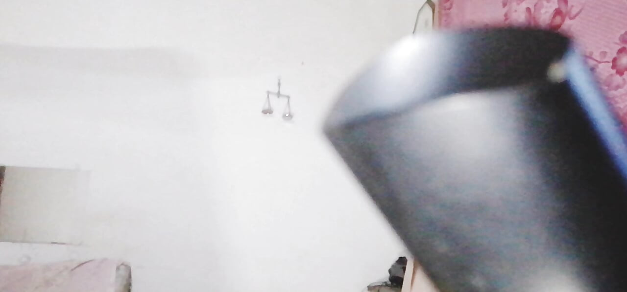 Pembantu rumah sebenar menggoda saya tanpa coli dan memasukkannya ke dalam mulut