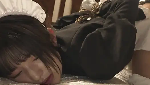 Костюм горничной 133 см — огромный на теле чашки размера А, который всё ещё растёт