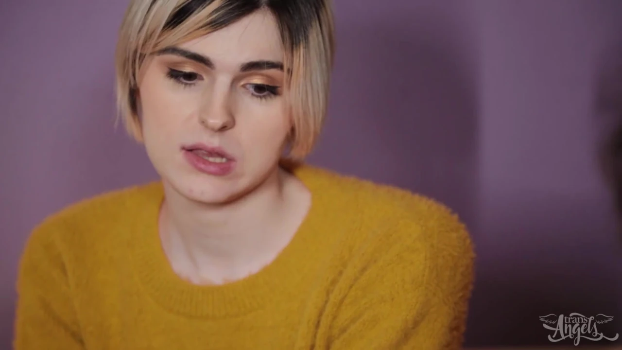 Şehvetli eyersiz göt kahrolası ile süper sıcak tranny kızlar