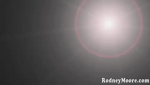 Porno seçmeleri amatör orta yaşlı seksi kadın salya akıtıyor ve yutuyor