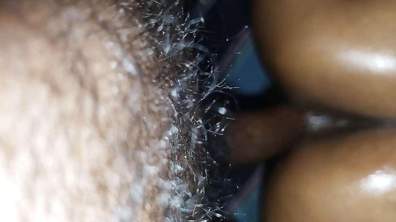 Aaj to bhabhi ne mujhe aapni chudai karwane ke liye khud bol diya bhabhi ko mst tel laga ke chudai kiya big ass