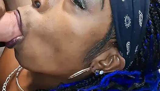 Lil Blue Nasty yarak emiyor