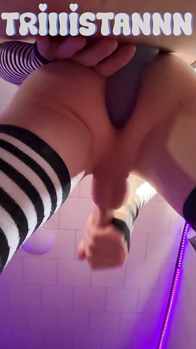 Femboy cumming with his dildo (My legs are shaking)