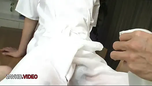 Шаловливая звезда Jav Kotone Amamiya становится дикой с игрушками в любительском видео