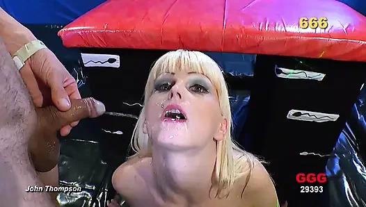 Ggg John Thompson - Mia Kaltak Sidik Tuzağında Sarışın Vahşi Emiyor