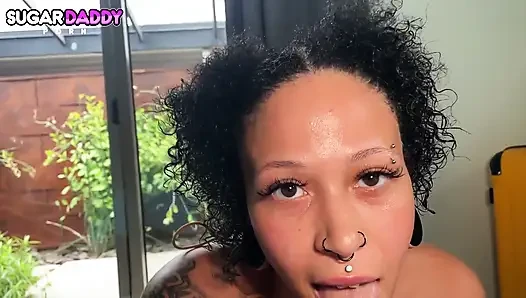 Bayan booty galore mai cox baba için hazır