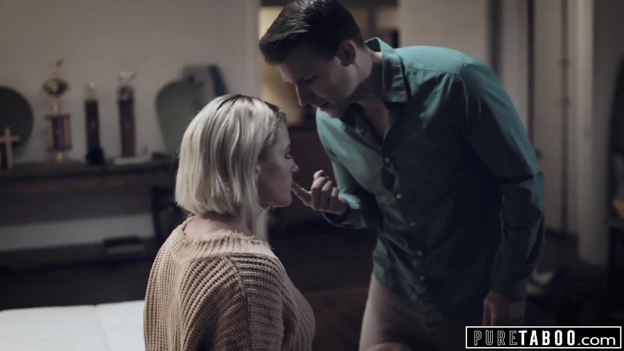 PURE TABOO Stepmom Helped Injured Step Son Pleasure Himself