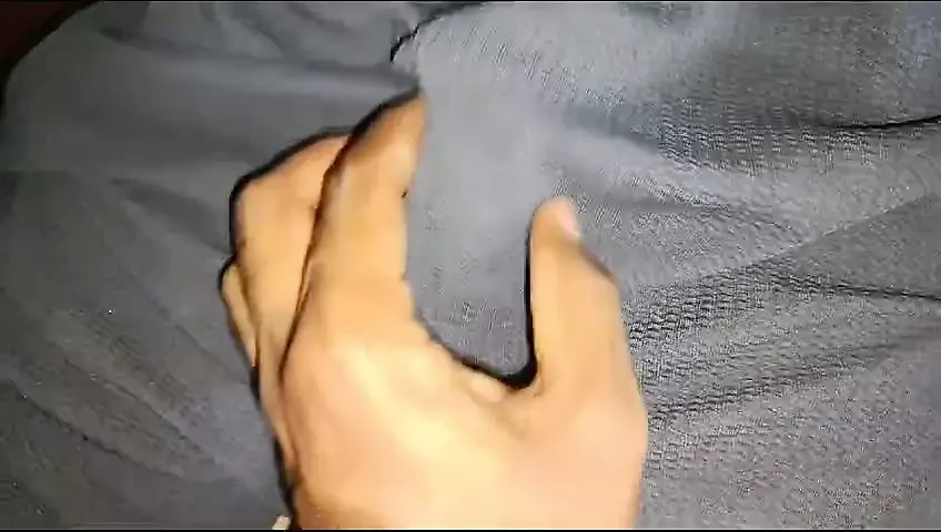 Wow First time i hold my roommates huge uncut dick while he was chocha