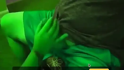 Kassie kay lagi menghukum orang asing